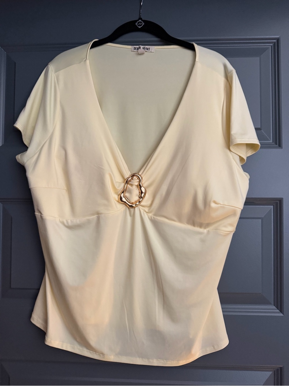 Derek Heart Pale Yellow V-Neck Short Sleeve Top with Gold Accent